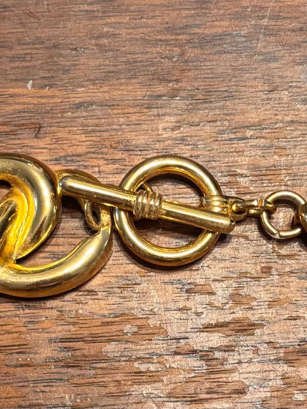 Vintage Gold-Toned Chunky Link Toggle Necklace - Picture 2 of 4